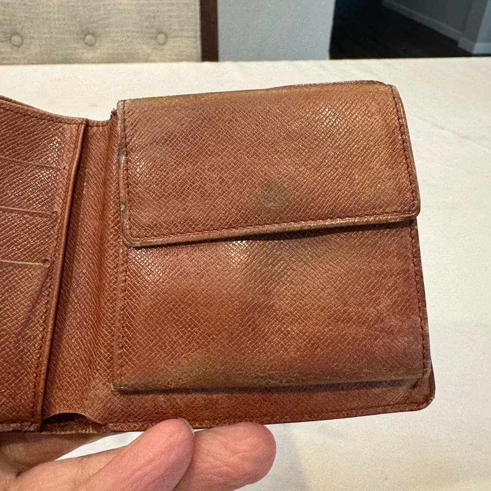 Authentic Louis Vuitton men’s wallet